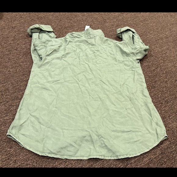 NWT Santuary S Women's button down dress shirt long sleeve green top casual - Picture 3 of 3